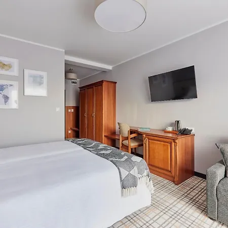 호텔 Kyriad Karkonosze